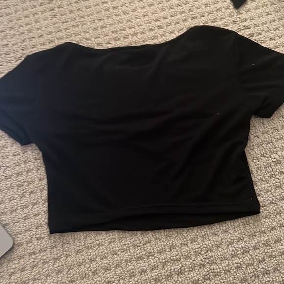 Princess Polly Black Cut Out Front Cropped Tee - Picture 3 of 3